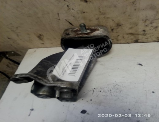 Кронштейн КПП Volkswagen Passat B5 (3B) 1996-2000  Volkswagen Passat Passat B5 (3B) 1996-2000