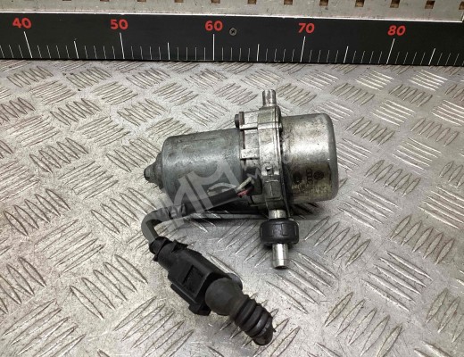 Насос вакуумный Audi A6 C5 (4B) 2001-2004 рестайлинг  Audi A6 A6 C5 (4B) 2001-2004 рестайлинг