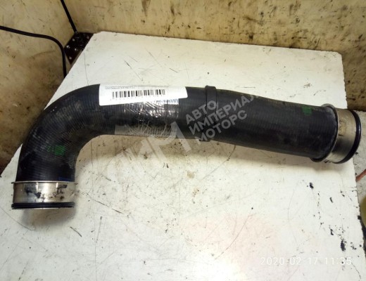 Патрубок интеркулера Volkswagen Passat B6 (3C) 2005-2010  Volkswagen Passat Passat B6 (3C) 2005-2010