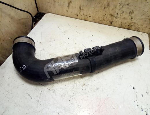 Патрубок интеркулера Volkswagen Passat B6 (3C) 2005-2010  Volkswagen Passat Passat B6 (3C) 2005-2010