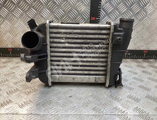 Интеркулер Audi A4 B7 (8EC, 8ED) 2004-2008  Audi A4 A4 B7 (8EC, 8ED) 2004-2008