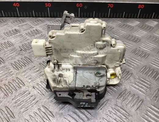 Замок двери передней левой Audi A4 B7 (8EC, 8ED) 2004-2008  Audi A4 A4 B7 (8EC, 8ED) 2004-2008