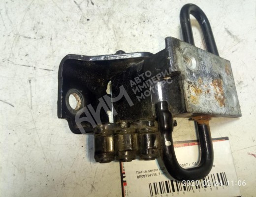 Петля двери передней левой Audi A4 B7 (8EC, 8ED) 2004-2008  Audi A4 A4 B7 (8EC, 8ED) 2004-2008