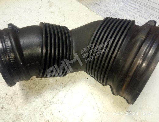 Патрубок впускного коллектора Audi A4 B7 (8EC, 8ED) 2004-2008  Audi A4 A4 B7 (8EC, 8ED) 2004-2008