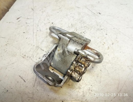 Петля двери передней левой Audi A4 B7 (8EC, 8ED) 2004-2008  Audi A4 A4 B7 (8EC, 8ED) 2004-2008