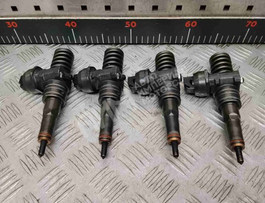 Форсунка Skoda Octavia A4 Tour (1U) 2000-2010 рестайлинг  Skoda Octavia Octavia A4 Tour (1U) 2000-2010 рестайлинг