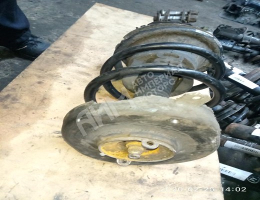Стойка передняя правая Renault Scenic I (JA) 1999-2003 рестайлинг  Renault Scenic Scenic I (JA) 1999-2003 рестайлинг