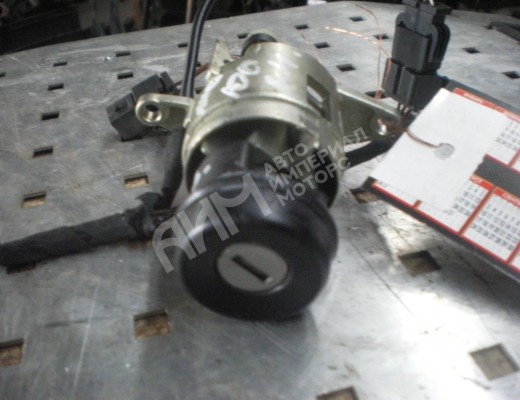 Кнопка открытия багажника Audi 100 C4 (4A) 1990-1995  Audi 100 100 C4 (4A) 1990-1995