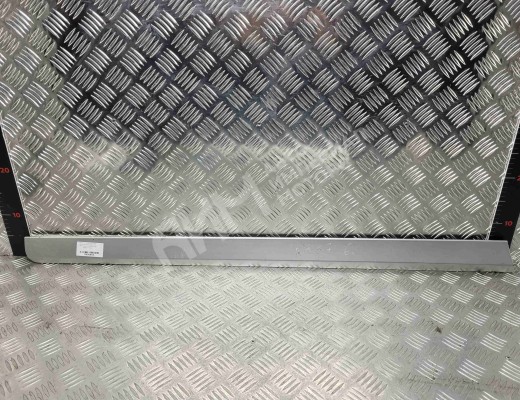 Молдинг двери передней левой Audi A4 B7 (8EC, 8ED) 2004-2008  Audi A4 A4 B7 (8EC, 8ED) 2004-2008