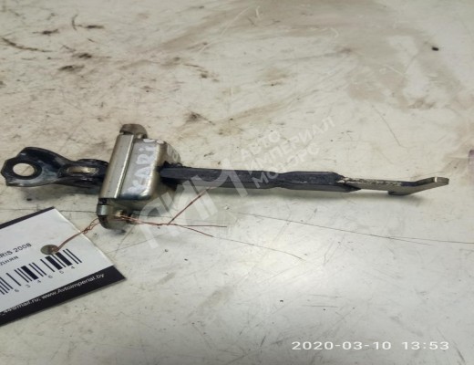 Ограничитель открывания двери Toyota Yaris II (XP90) 2005-2011  Toyota Yaris Yaris II (XP90) 2005-2011