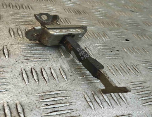 Ограничитель открывания двери Toyota Yaris II (XP90) 2005-2011  Toyota Yaris Yaris II (XP90) 2005-2011