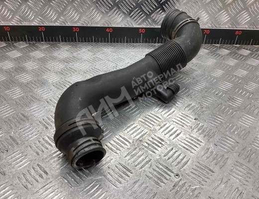 Патрубок турбины Volkswagen Transporter T5 (7H) 2003-2015  Volkswagen Transporter Transporter T5 (7H) 2003-2015