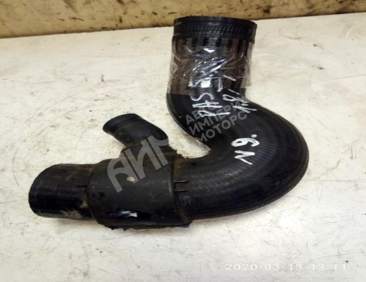 Патрубок интеркулера Volkswagen Passat B5+ (3B) 2000-2005 рестайлинг  Volkswagen Passat Passat B5+ (3B) 2000-2005 рестайлинг