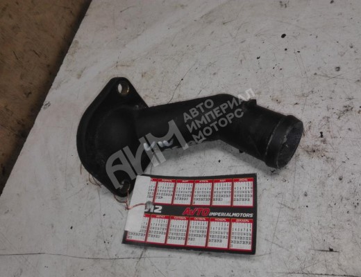 Фланец (тройник) системы охлаждения Volkswagen Passat B5+ (3B) 2000-2005 рестайлинг  Volkswagen Passat Passat B5+ (3B) 2000-2005 рестайлинг