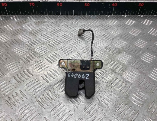 Замок багажника Audi 80 B4 (8C) 1991-1995  Audi 80 80 B4 (8C) 1991-1995