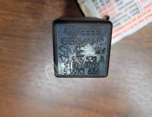 Реле (прочие) Volkswagen Passat B4 (3A) 1993-1997  Volkswagen Passat Passat B4 (3A) 1993-1997