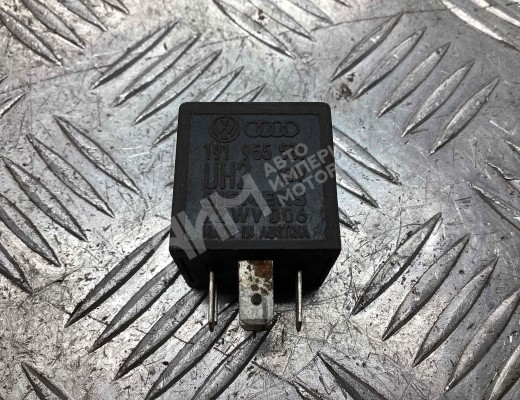 Реле стеклоочистителей (дворников) Audi A6 C5 (4B) 1997-2001  Audi A6 A6 C5 (4B) 1997-2001