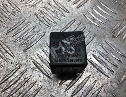 Реле стеклоочистителей (дворников) Audi 80 B3 (89) 1986-1991  Audi 80 80 B3 (89) 1986-1991