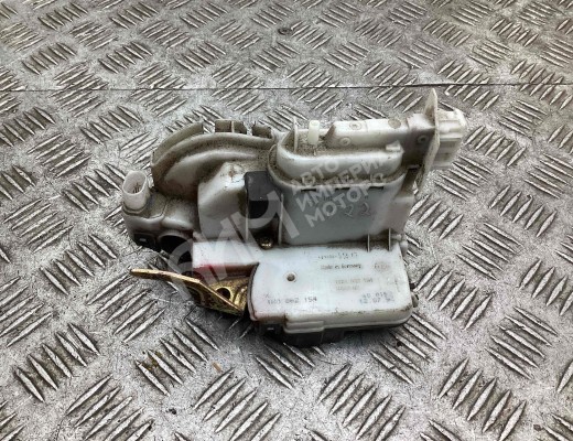 Замок двери передней правой Volkswagen Golf III (1H) 1991-1997  Volkswagen Golf Golf III (1H) 1991-1997
