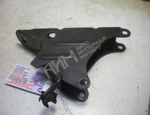 Кронштейн двигателя Volkswagen Golf III (1H) 1991-1997  Volkswagen Golf Golf III (1H) 1991-1997