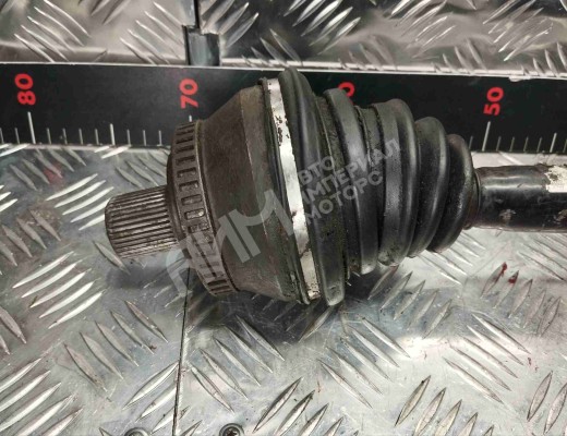Полуось передняя левая (приводной вал, ШРУС) Volkswagen Passat B5 (3B) 1996-2000  Volkswagen Passat Passat B5 (3B) 1996-2000