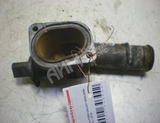 Фланец (тройник) системы охлаждения Ford Galaxy I (WGR) 1995-2000  Ford Galaxy Galaxy I (WGR) 1995-2000