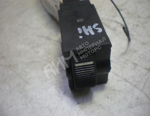 Кнопка корректора фар Mitsubishi Carisma (DA) 1995-2004  Mitsubishi Carisma Carisma (DA) 1995-2004