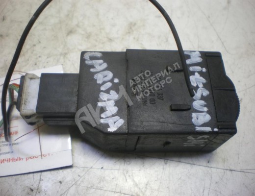 Кнопка корректора фар Mitsubishi Carisma (DA) 1995-2004  Mitsubishi Carisma Carisma (DA) 1995-2004