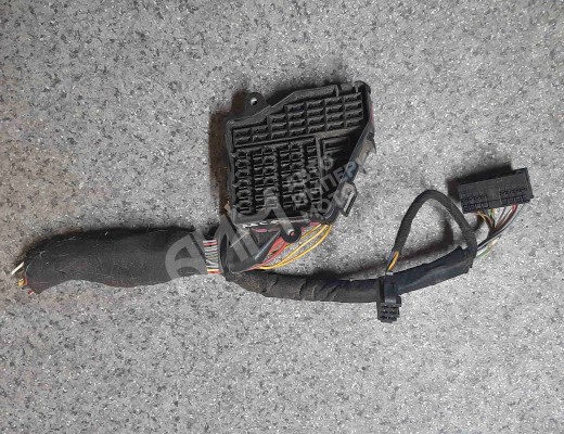 Блок предохранителей Volkswagen Passat B5 (3B) 1996-2000  Volkswagen Passat Passat B5 (3B) 1996-2000