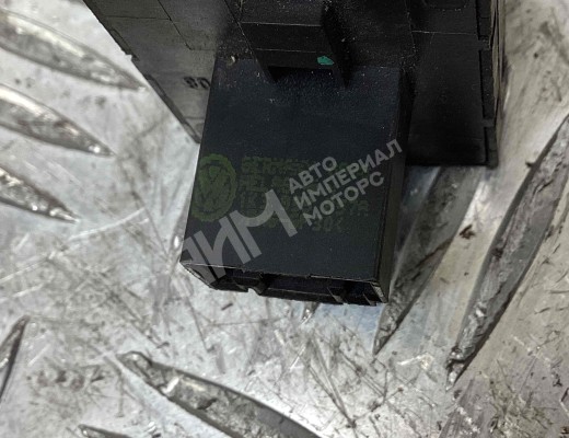 Кнопка стеклоподъемника Volkswagen Passat B6 (3C) 2005-2010  Volkswagen Passat Passat B6 (3C) 2005-2010