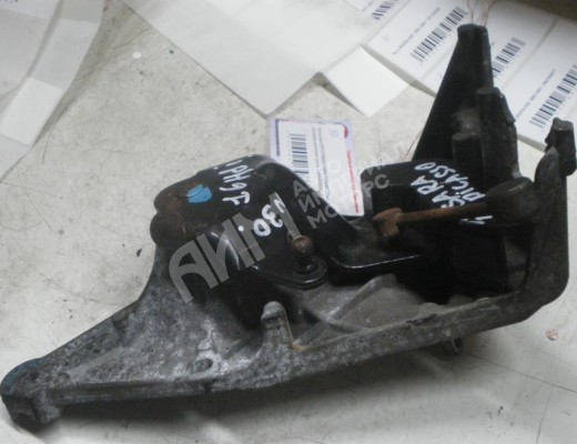 Кронштейн крепления троса КПП Citroen X. Picasso (N68) 1999-2010  Citroen Xsara Picasso X. Picasso (N68) 1999-2010