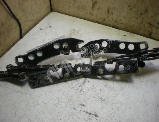 Петля капота левая BMW 5-Series (E39) 1995-2000  BMW 5-Series 5-Series (E39) 1995-2000