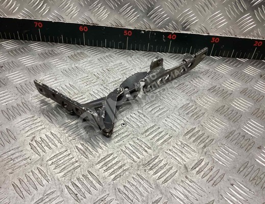 Петля капота левая BMW 5-Series (E39) 1995-2000  BMW 5-Series 5-Series (E39) 1995-2000