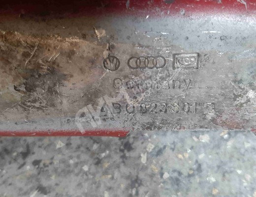 Петля капота левая Audi A6 C5 (4B) 1997-2001  Audi A6 A6 C5 (4B) 1997-2001