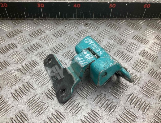 Петля двери задней правой Nissan Serena (C23) 1991-2001  Nissan Serena Serena (C23) 1991-2001