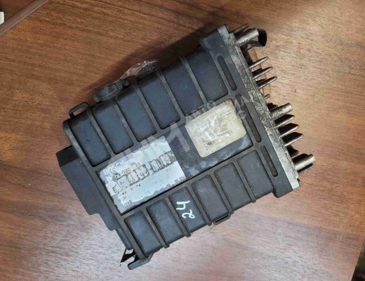Блок управления двигателем Volkswagen Passat B3 1988-1993  Volkswagen Passat Passat B3 1988-1993