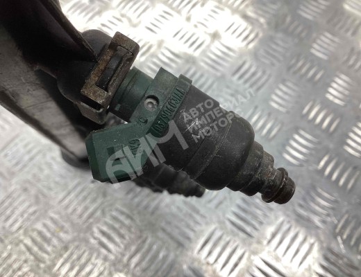 Форсунка Volkswagen Golf IV (1J) 1997-2004  Volkswagen Golf Golf IV (1J) 1997-2004