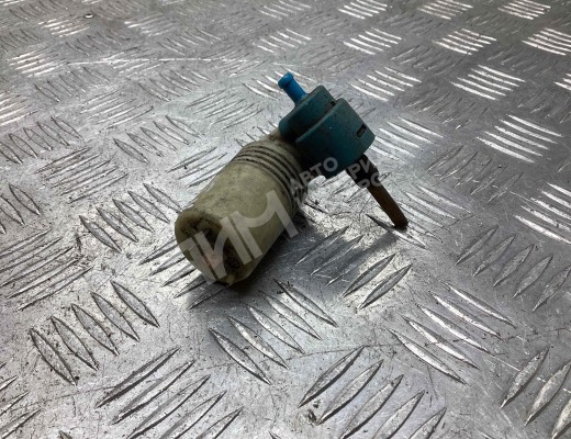 Насос (моторчик) омывателя фар Volkswagen Passat B4 (3A) 1993-1997  Volkswagen Passat Passat B4 (3A) 1993-1997