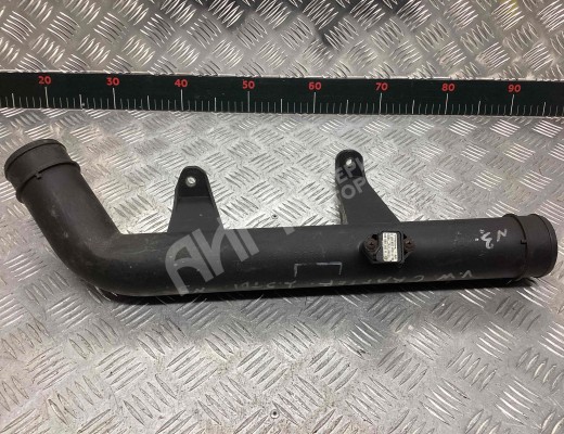 Патрубок интеркулера Volkswagen Crafter I (2E) 2006-2016  Volkswagen Crafter Crafter I (2E) 2006-2016