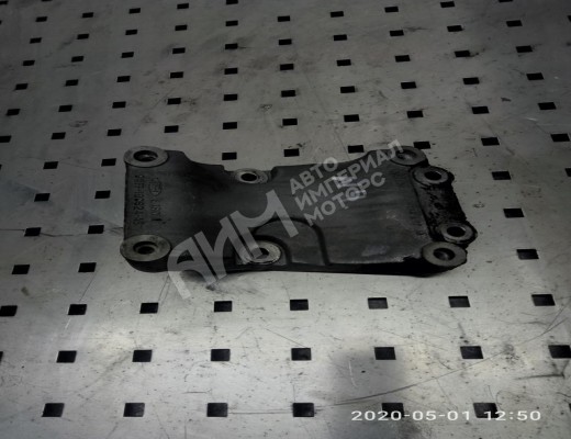 Кронштейн компрессора кондиционера Ford Focus I 2001-2005 рестайлинг  Ford Focus Focus I 2001-2005 рестайлинг