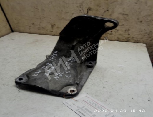 Кронштейн двигателя Volkswagen Golf III (1H) 1991-1997  Volkswagen Golf Golf III (1H) 1991-1997