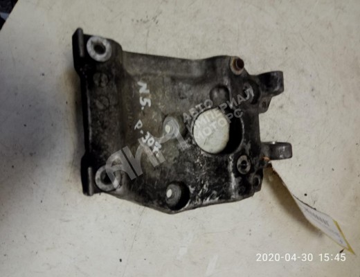 Кронштейн компрессора кондиционера Peugeot 307 (3A/3H) 2001-2005  Peugeot 307 307 (3A/3H) 2001-2005