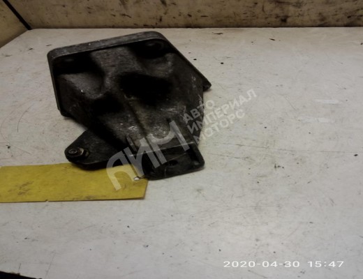 Кронштейн двигателя Audi A6 C5 (4B) 1997-2001  Audi A6 A6 C5 (4B) 1997-2001