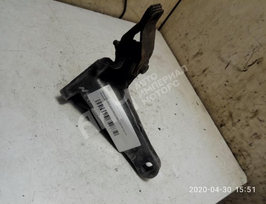 Кронштейн КПП  Audi 100 C3 1982-1991