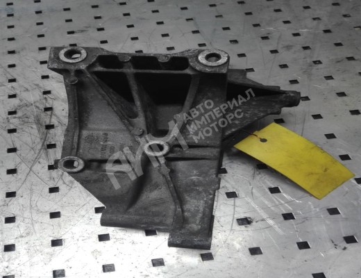 Кронштейн генератора Volkswagen Passat B4 (3A) 1993-1997  Volkswagen Passat Passat B4 (3A) 1993-1997
