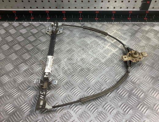 Стеклоподъемник передний правый Ford Fiesta III 1989-1996  Ford Fiesta Fiesta III 1989-1996