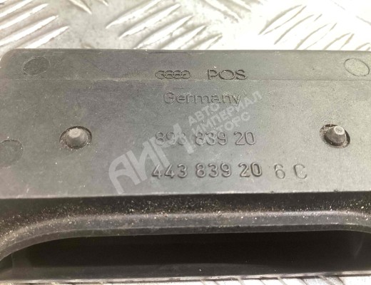 Ручка наружная задняя правая Audi 100 C3 1982-1991  Audi 100 100 C3 1982-1991