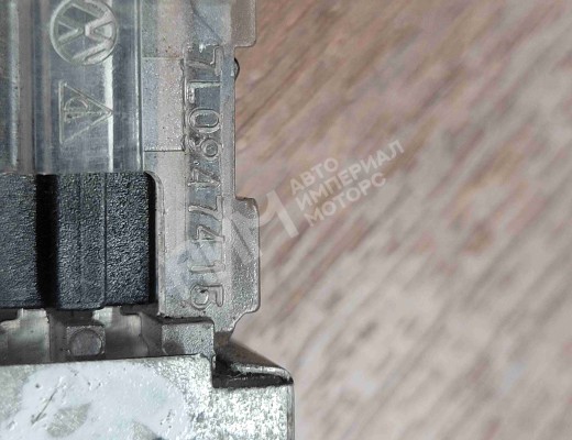 Фонарь салона (плафон) Volkswagen Touareg I (7L) 2002-2006  Volkswagen Touareg Touareg I (7L) 2002-2006