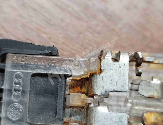 Фонарь салона (плафон) Audi A6 C5 (4B) 1997-2001  Audi A6 A6 C5 (4B) 1997-2001