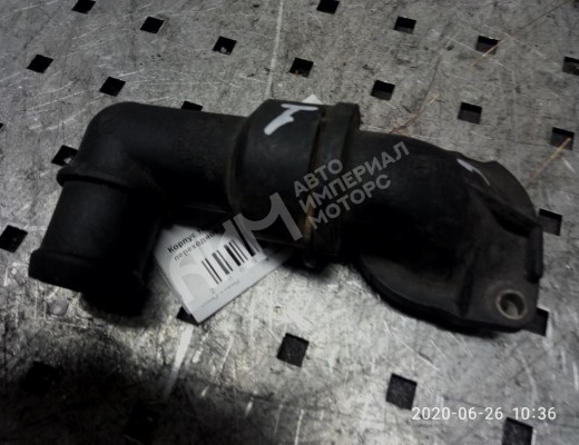 Фланец (тройник) системы охлаждения Volkswagen Passat B4 (3A) 1993-1997  Volkswagen Passat Passat B4 (3A) 1993-1997